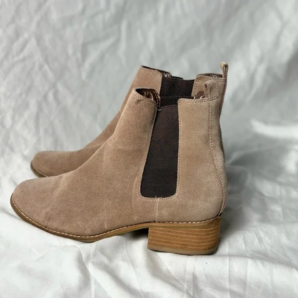 GAP Tan Chelsea Boots with Suede Finish - Picture 3 of 6